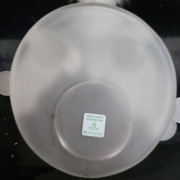 HOST PICK. PartyLite Frosted Seals Tealight Holder - Picture 2 of 2